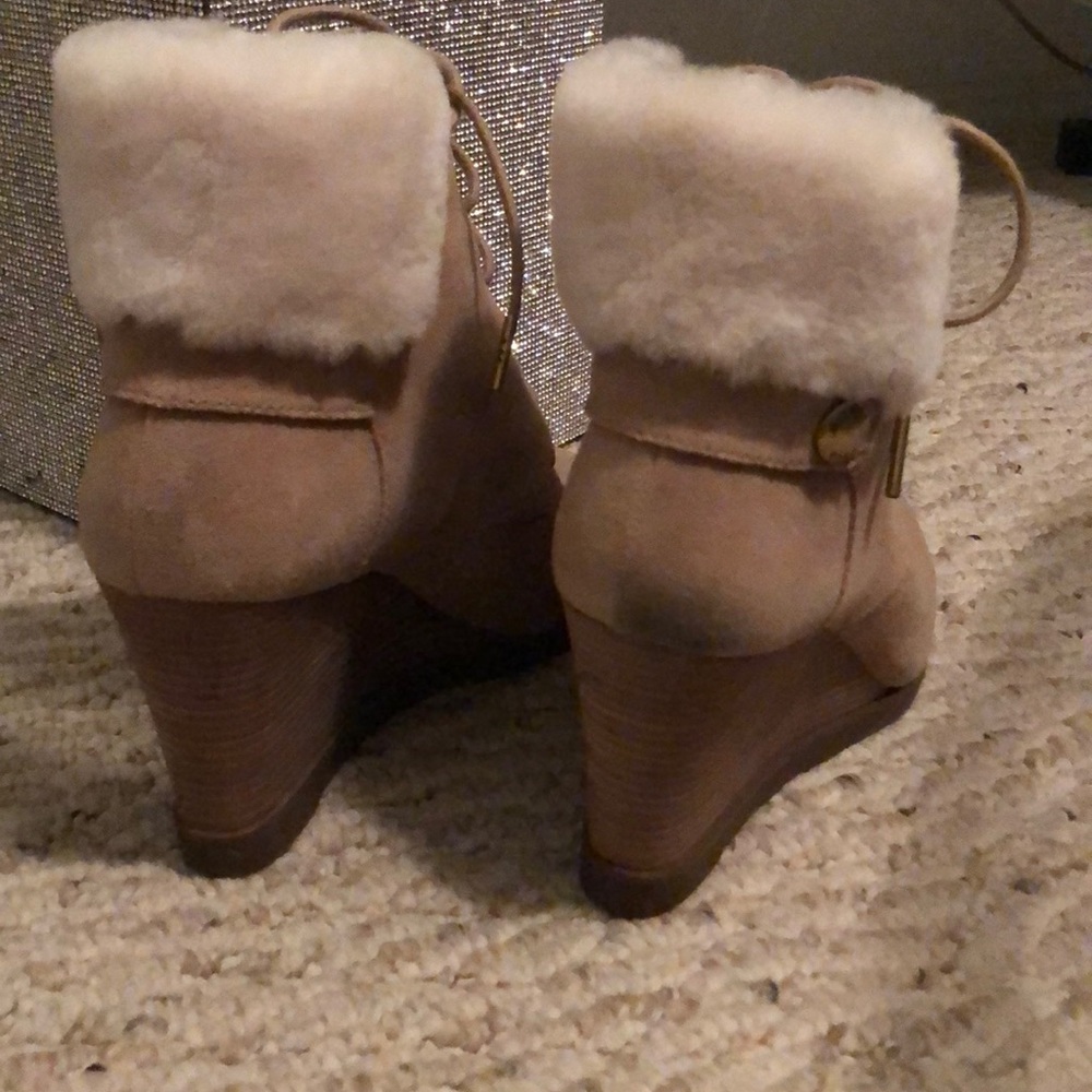 Michael Kors wedge booties with fur cuff - Picture 2 of 4